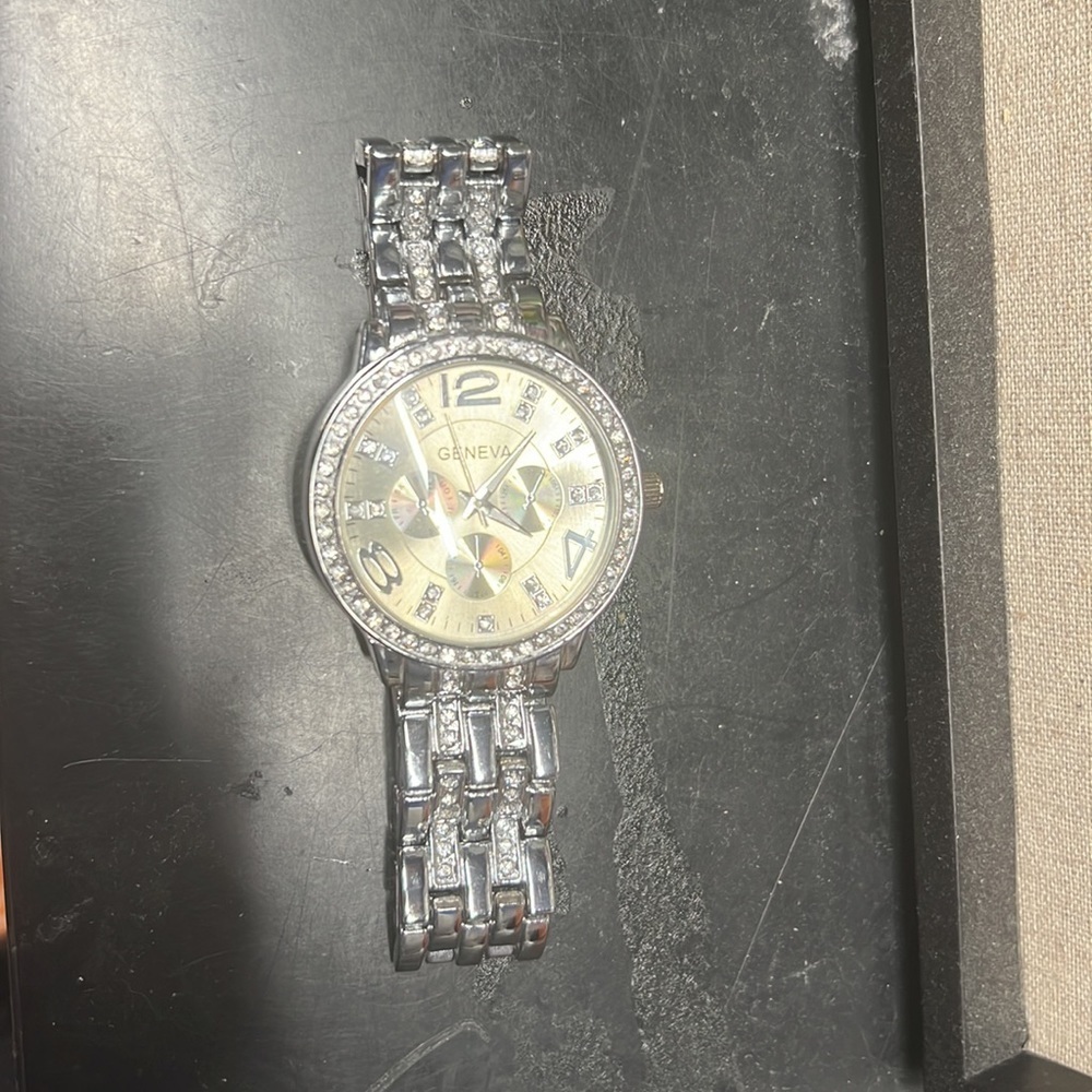Geneva Watch - Picture 4 of 6